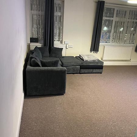 Redbridge Welcome To Your New Home. מראה חיצוני תמונה