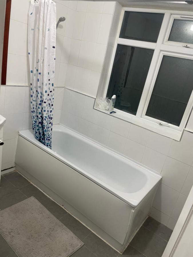 Redbridge Welcome To Your New Home. מראה חיצוני תמונה