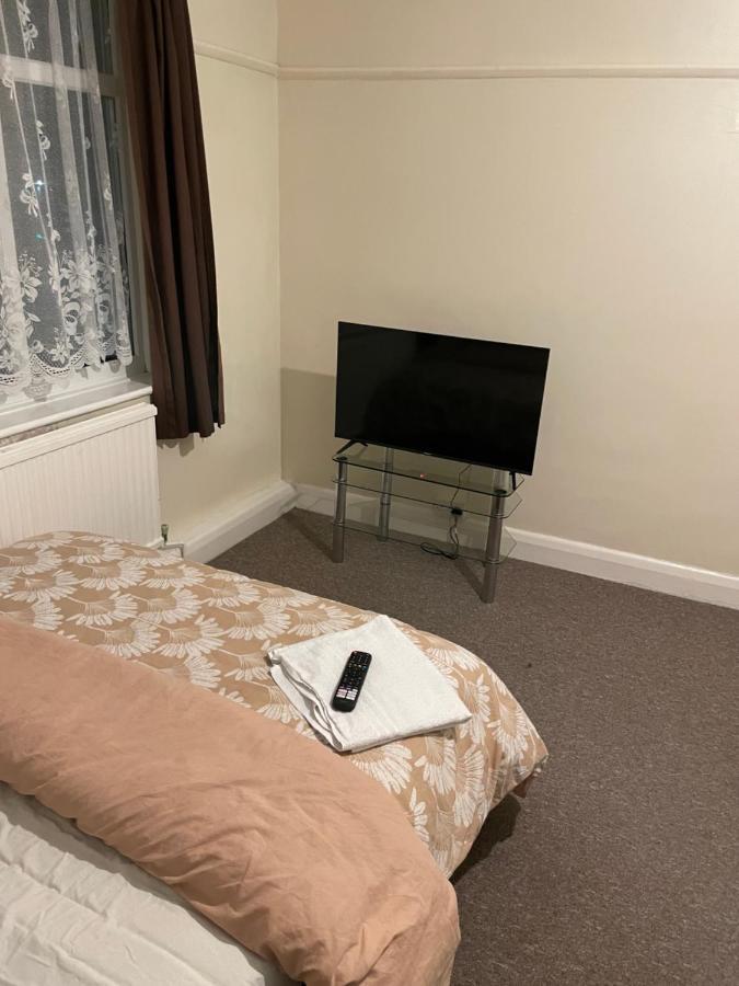 Redbridge Welcome To Your New Home. מראה חיצוני תמונה